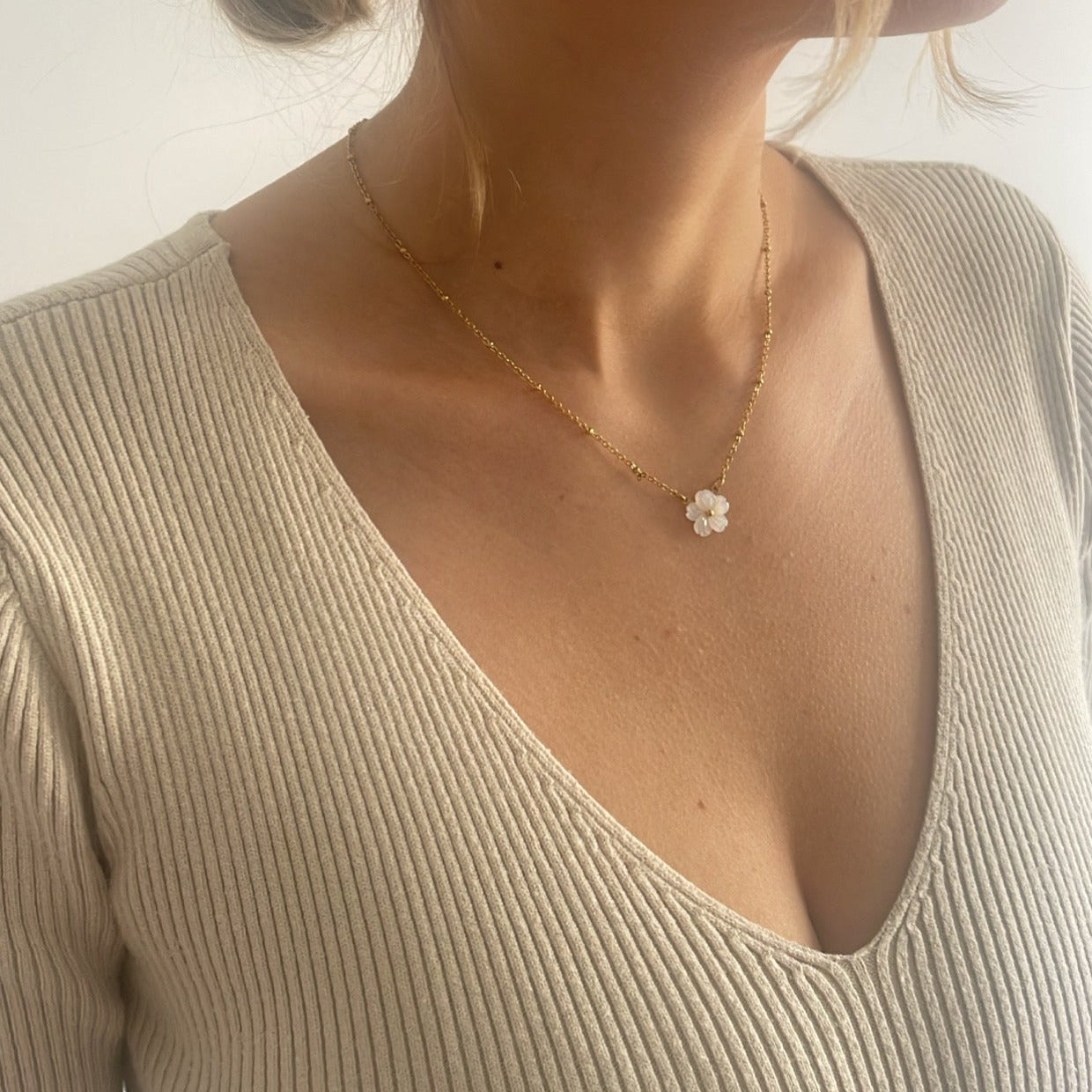 Mother Of Pearl Flower Necklace