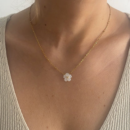 Mother Of Pearl Flower Necklace