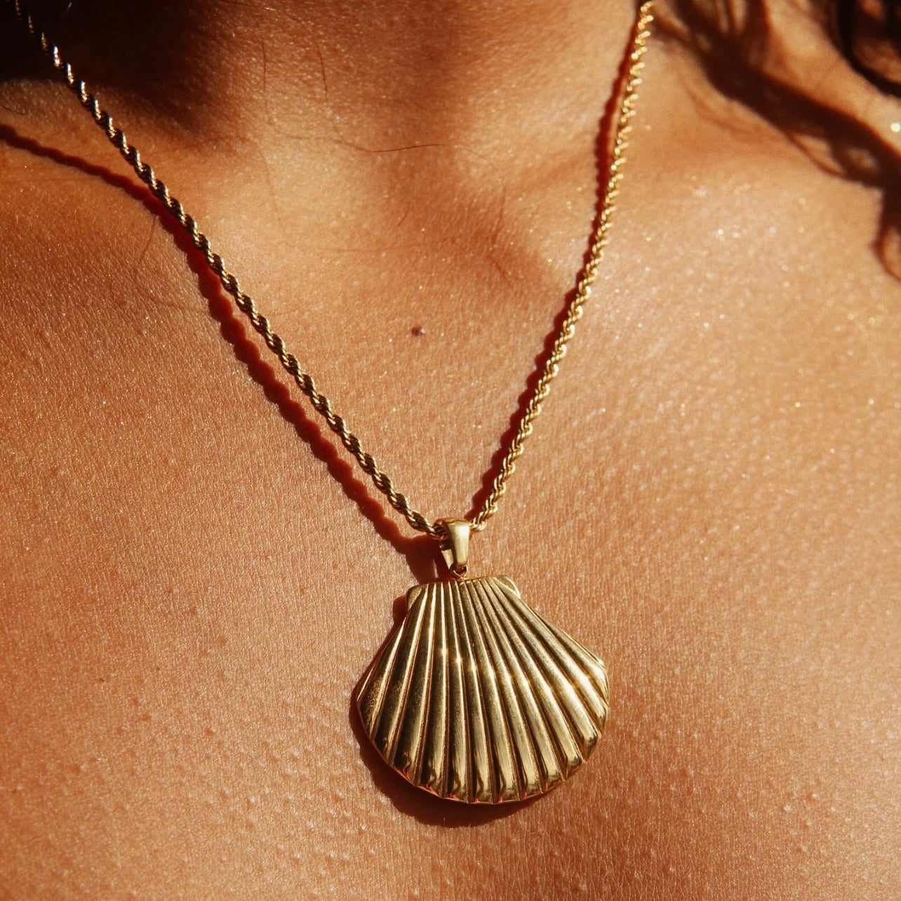 Large Seashell Pendant Necklace